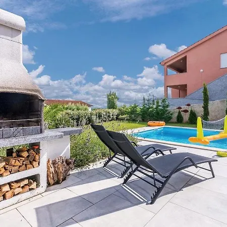 Villa Beautiful Estate 1 In Island Of Krk *