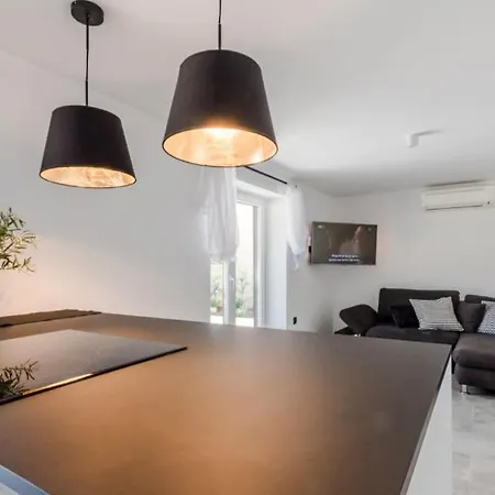 Beautiful Estate 1 In Island Of Krk * Kornić