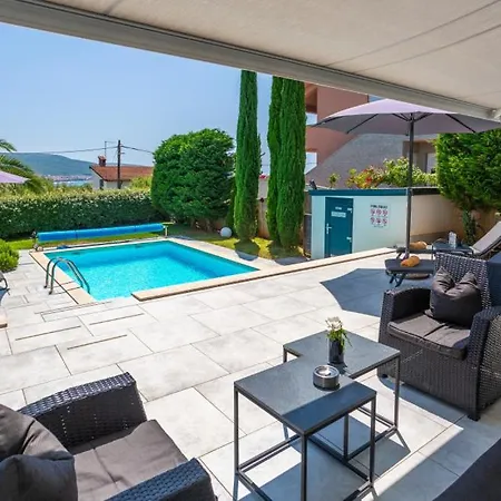 Villa Beautiful Estate 1 In Island Of Krk *