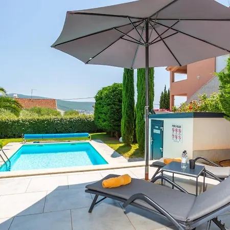 Villa Beautiful Estate 1 In Island Of Krk Kornić