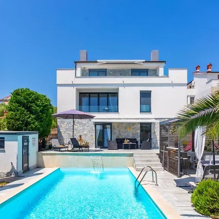 Beautiful Estate 1 In Island Of Krk Kornić