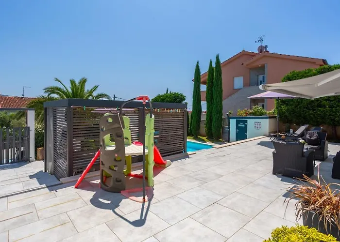 Beautiful Estate 1 In Island Of Krk فيلة