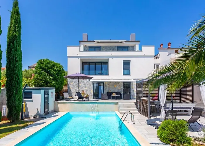 Beautiful Estate 1 In Island Of Krk Kornić