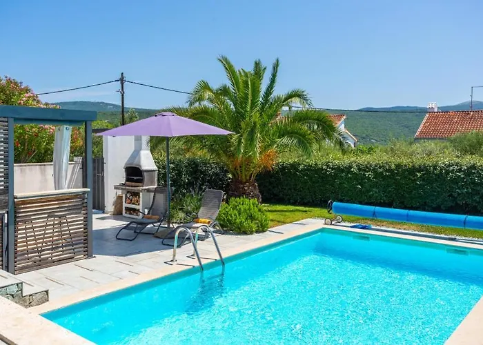 Beautiful Estate 1 In Island Of Krk فيلة