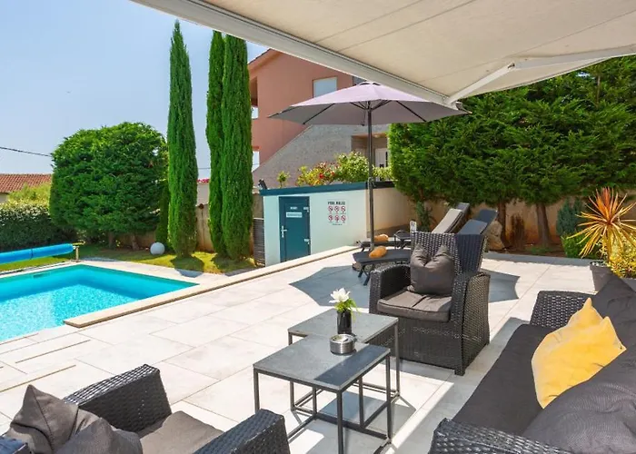 Beautiful Estate 1 In Island Of Krk فيلة *