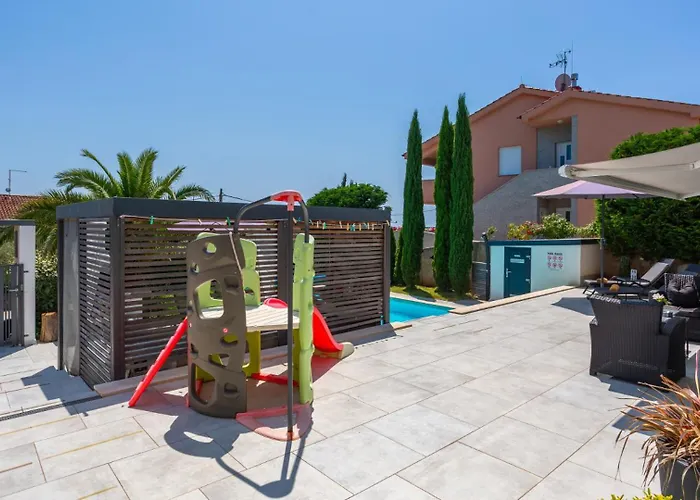 Beautiful Estate 1 In Island Of Krk Kornić